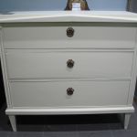 437 7219 CHEST OF DRAWERS